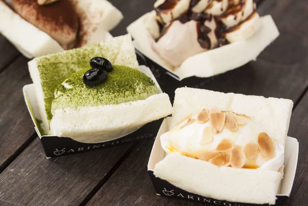 Try the Green Tea Swiss Roll at Arashiyama!