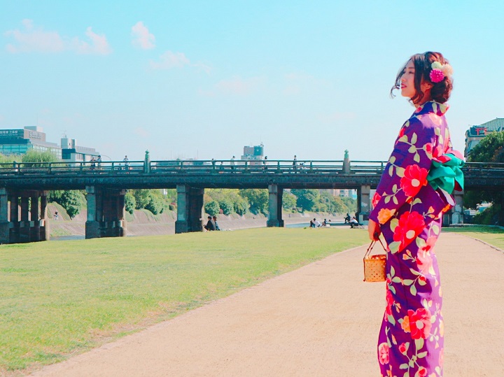 身着「京乃都」和服漫步京都街头