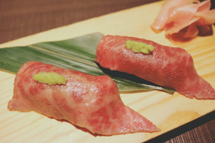 熟成肉の炙り寿司
