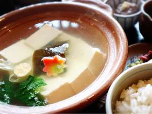 Boiled tofu and Yuba melts in your mouth- Toyo-uke Teahouse, ran by 120 years old Tofu shop