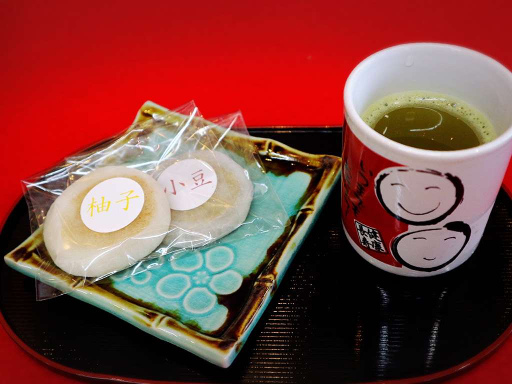 在这备受游客喜爱的地区，有一家简单而美味的京乃六条烧年糕茶寮