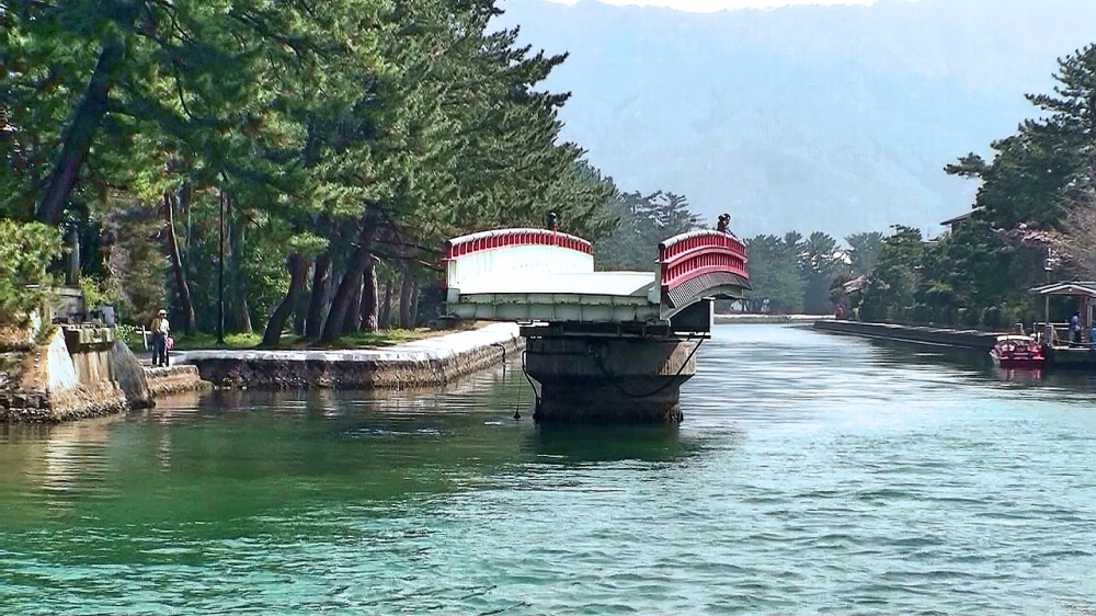 天橋立の名物「廻旋橋」