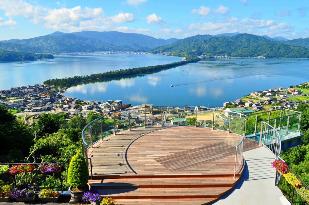 See a dragon rising to the sky from Kasamatsu park