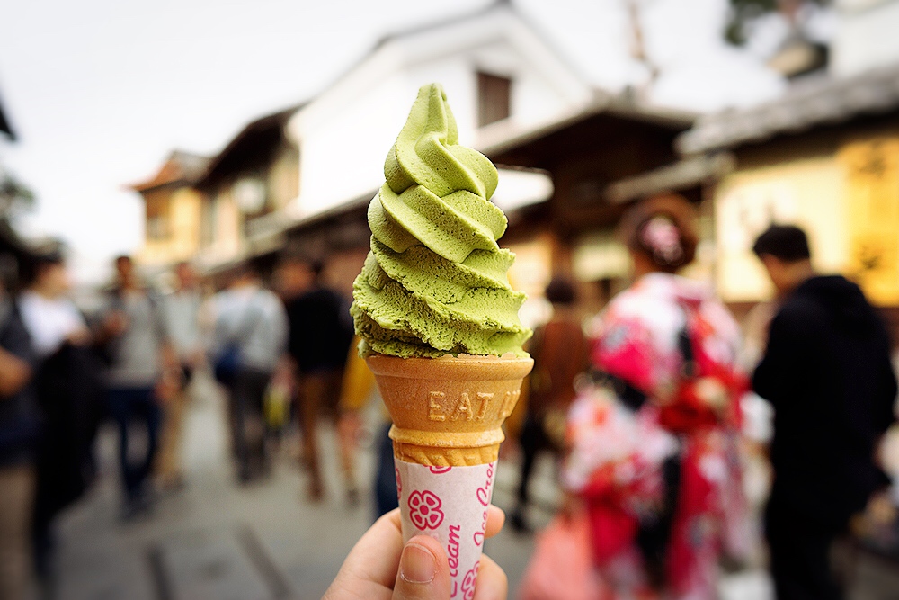 Matcha ice cream & soft-serve ice cream