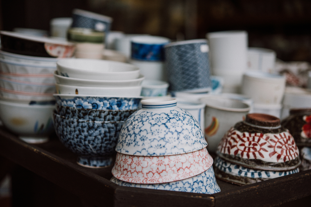 Making Kiyomizuyaki Pottery