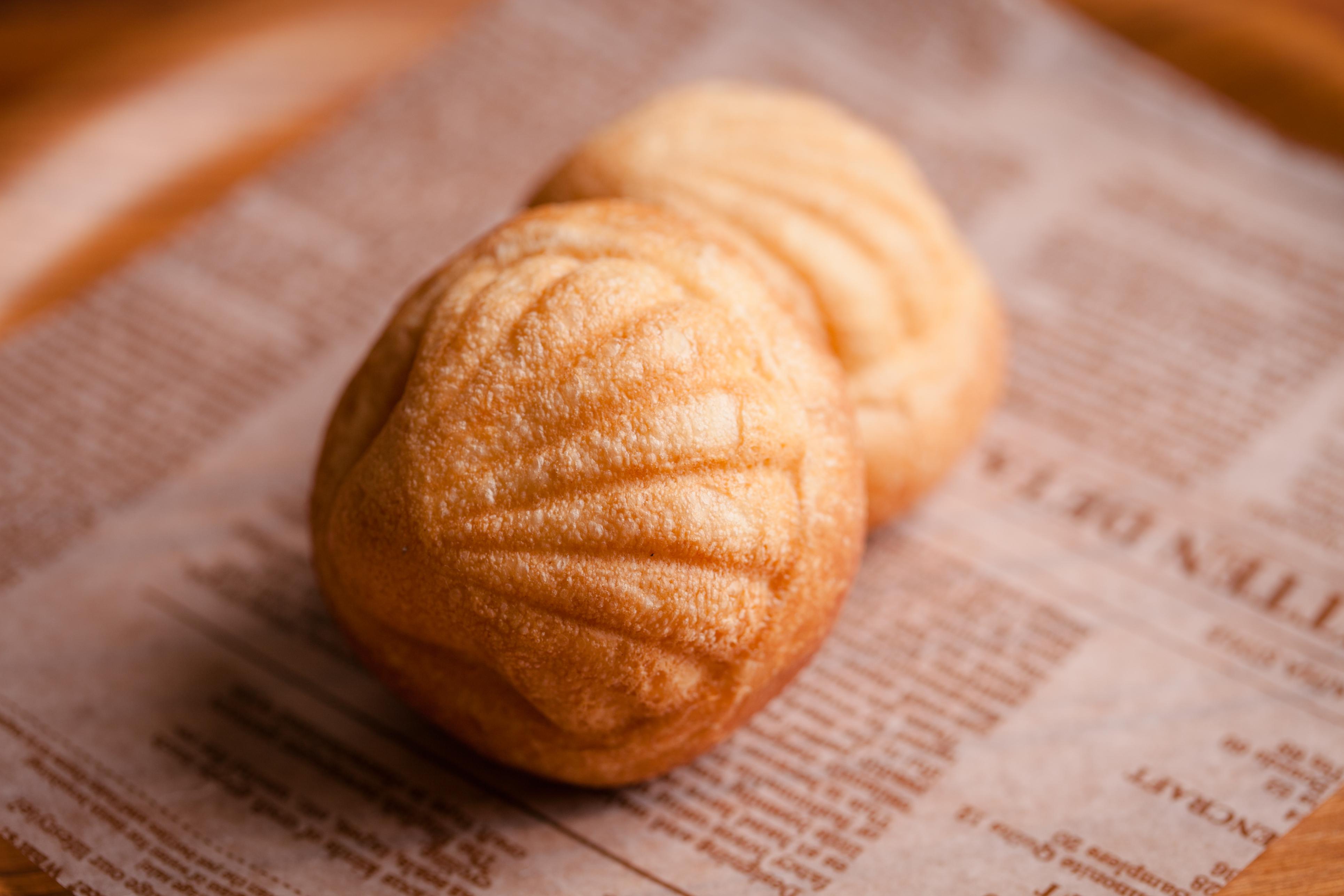 Pâtissière: sweet bread overflowing with custard cream