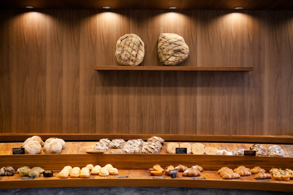 Perfect for both breakfast and lunch! Enjoy flavor-packed bread made with domestic wheat at bakery “fiveran”