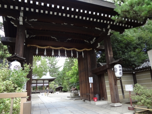 Kamigoryo-Jinja Shrine (Goryo-Jinja Shrine)